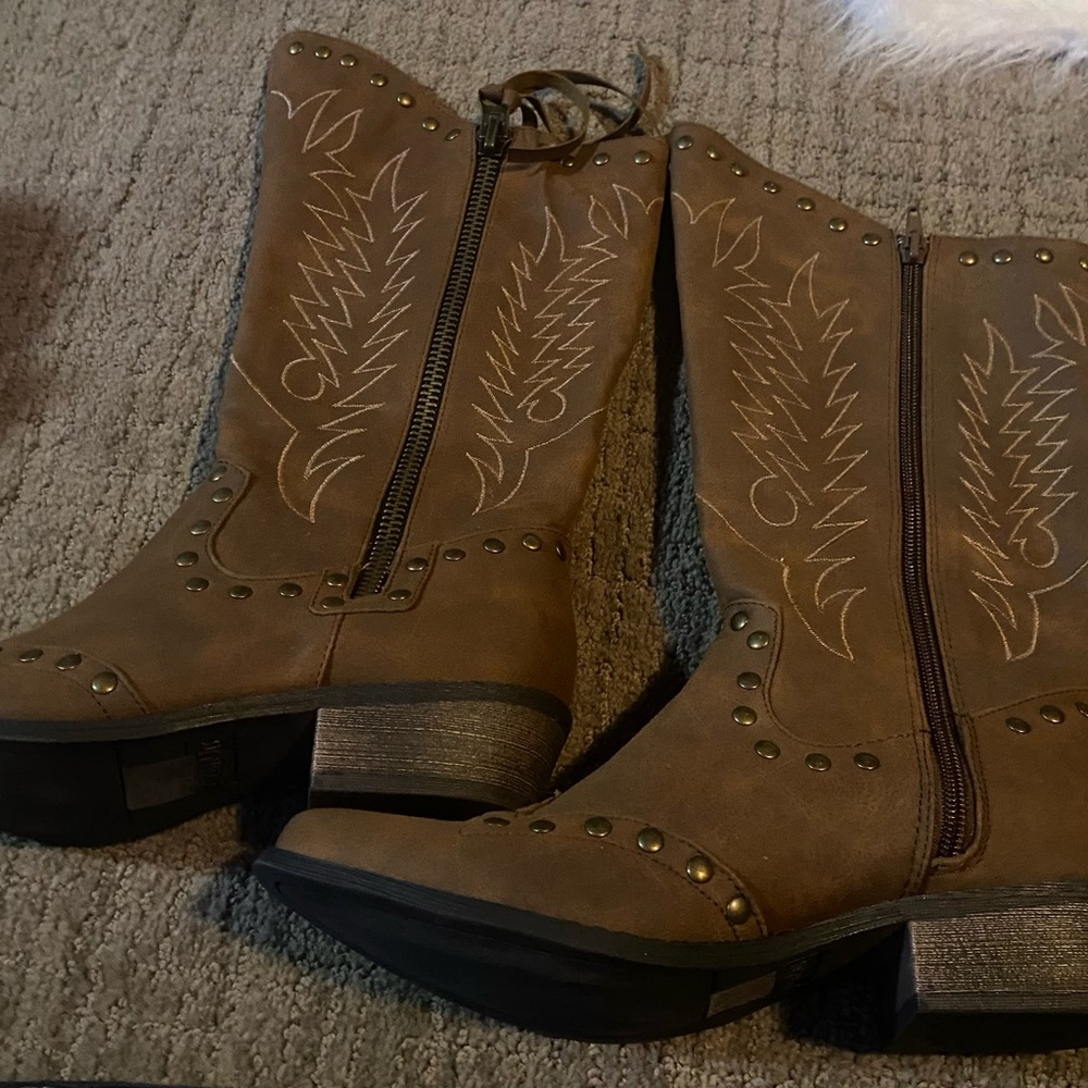 Cowboy boots never worn great condition